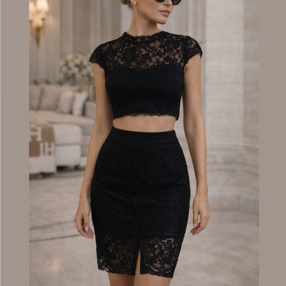 Bebe 2 pc lace skirt set